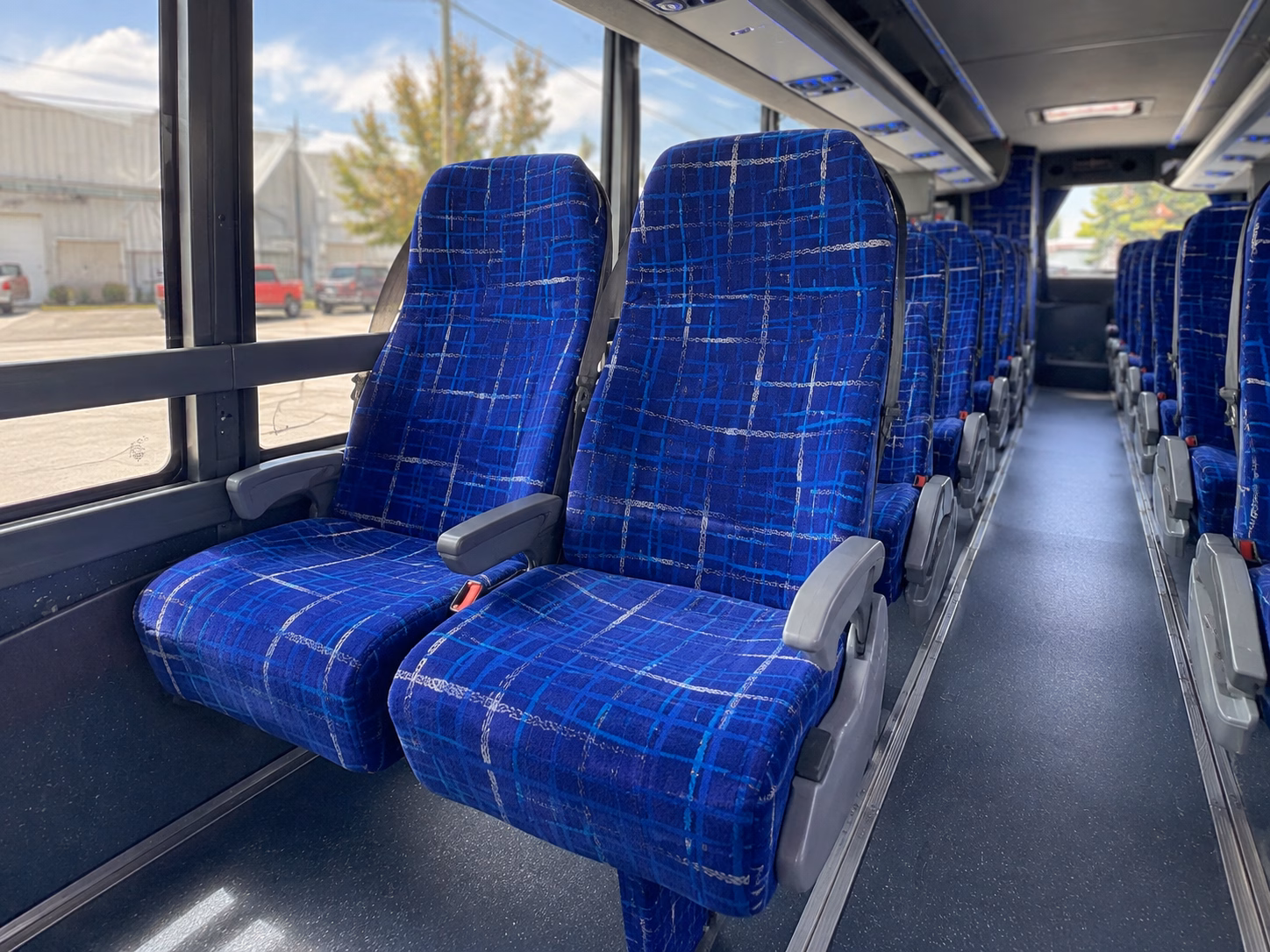 bus rentals to newport vineyards and aquidneck island tasting rooms
