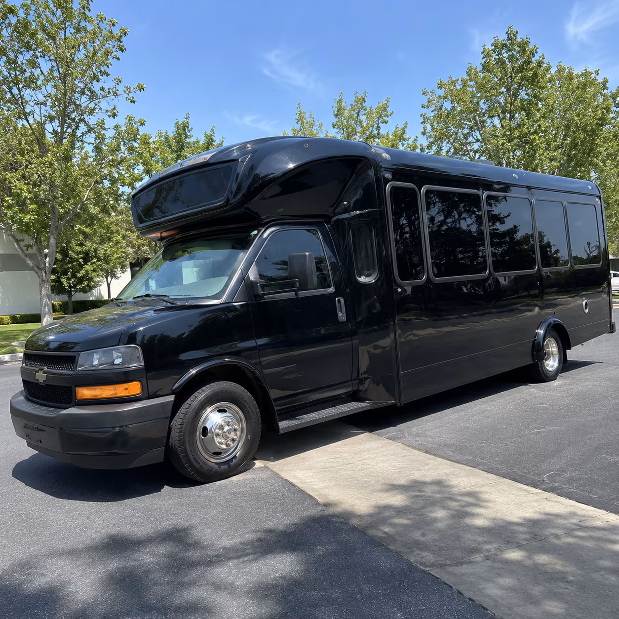 fall river 15 passenger party bus