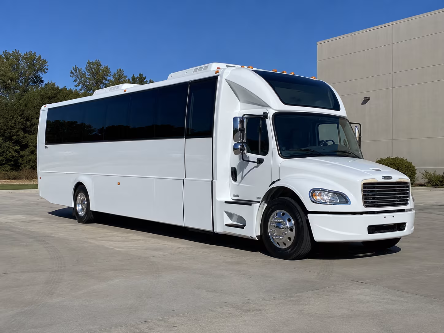 fall river 28 passenger party bus