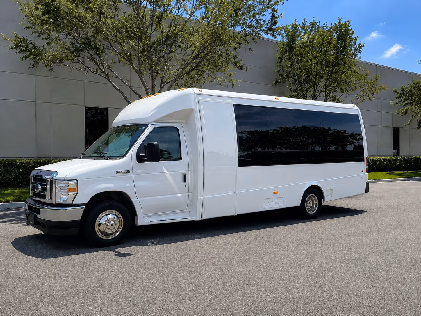fall river wine tour transportation