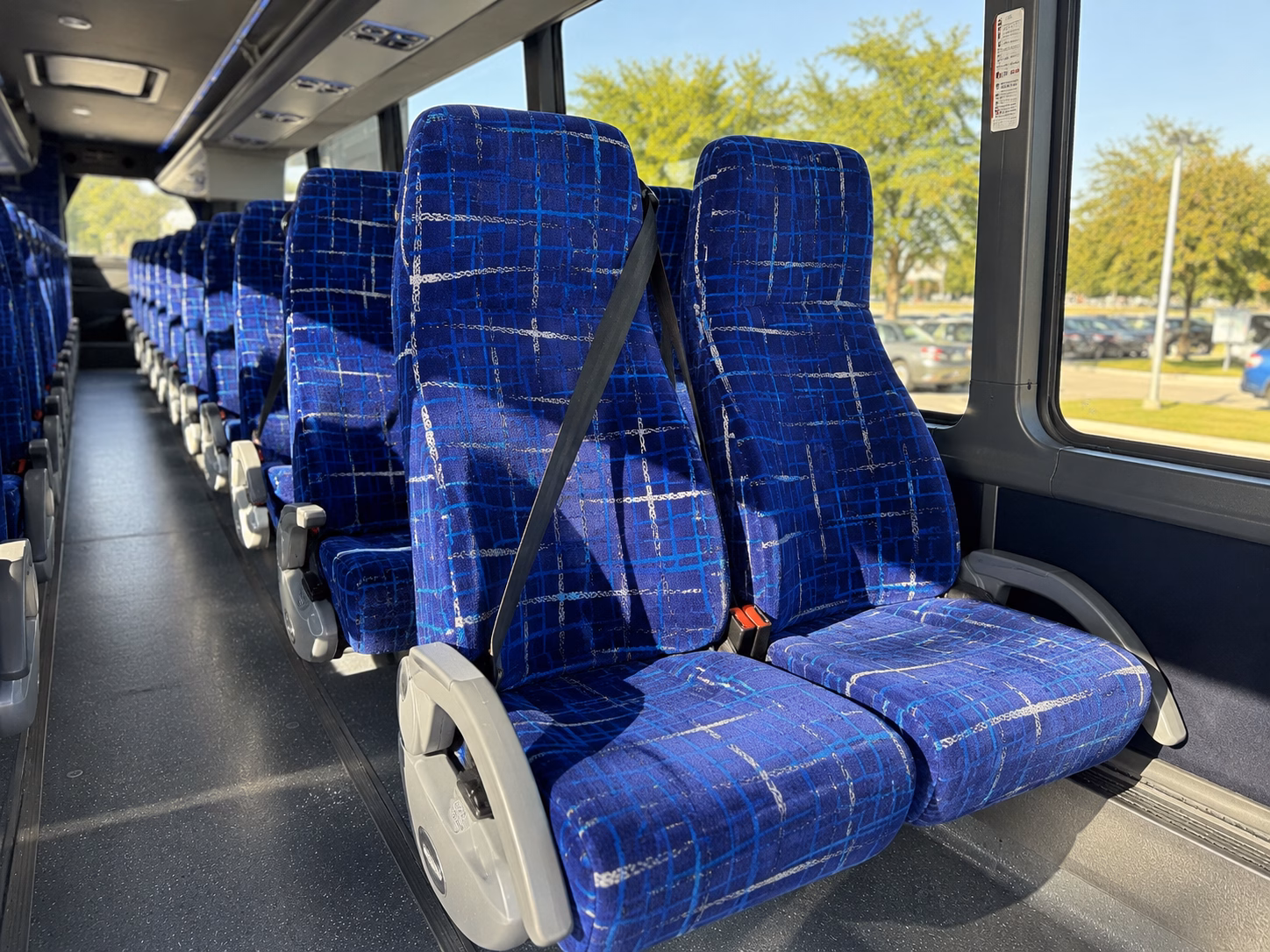sakonnet vineyard bus rentals for groups heading to little compton